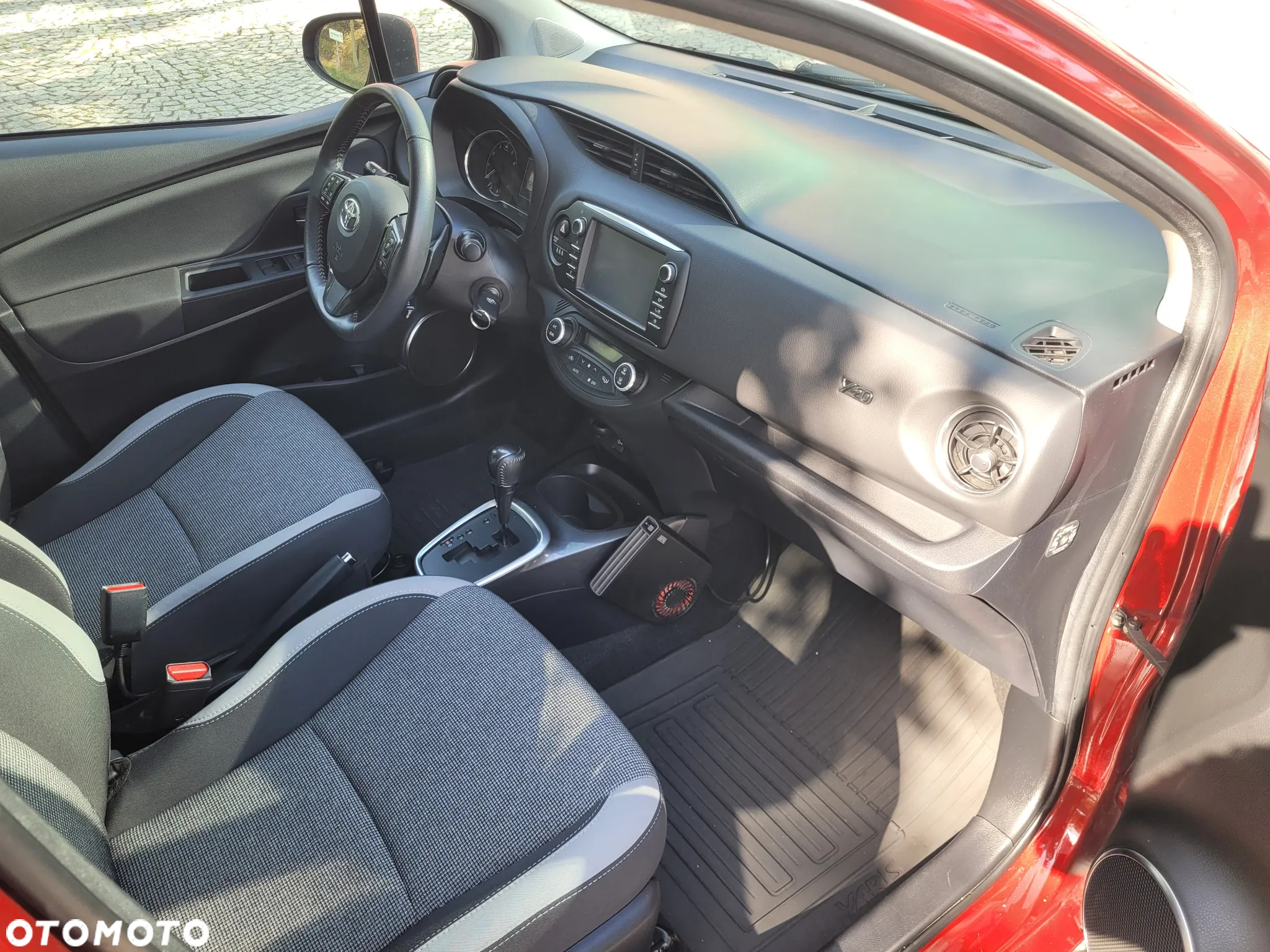 Toyota Yaris 1.5 Premium CVT - 9