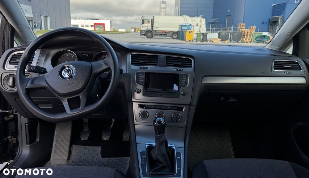 Volkswagen Golf - 19