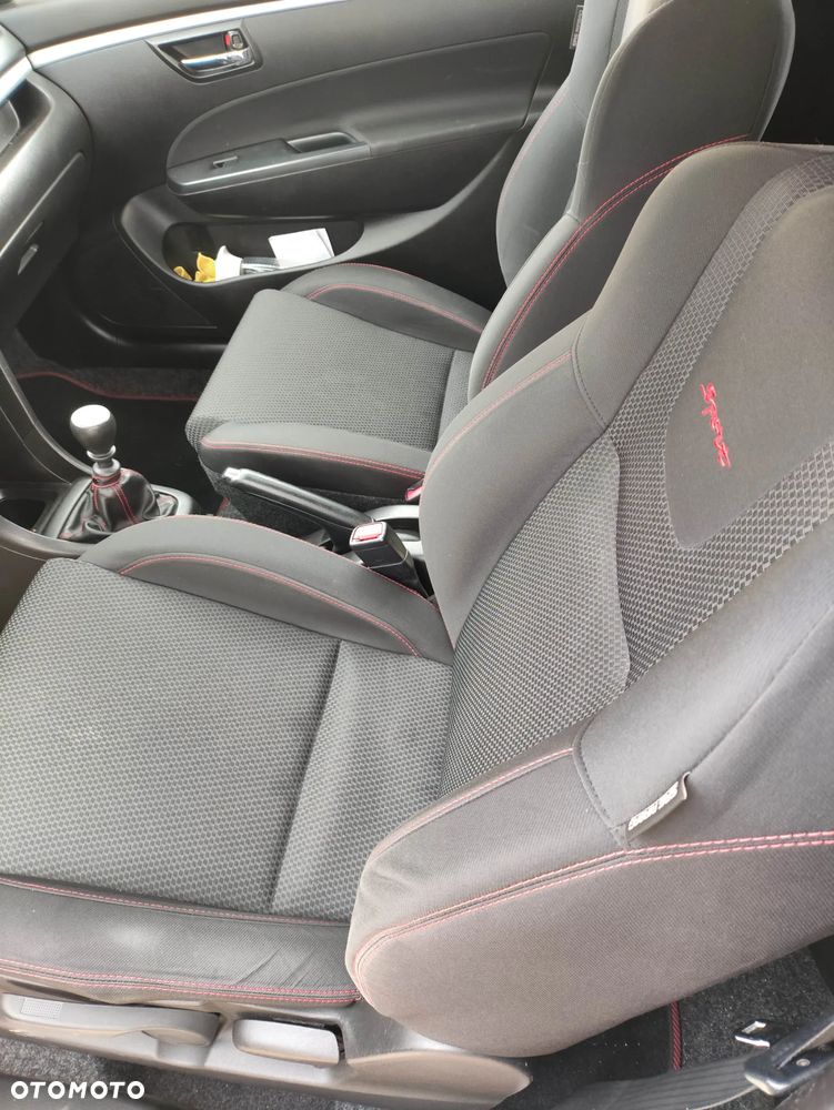 Suzuki Swift - 10