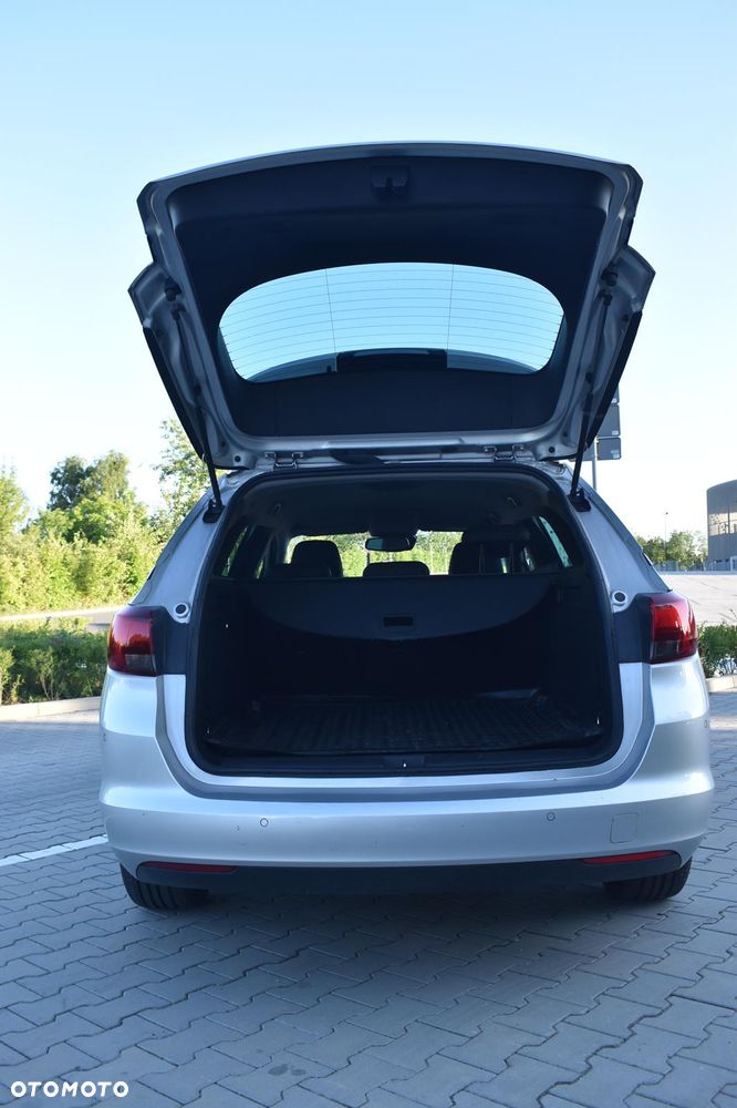 Opel Astra 1.2 T Business Elegance S&S - 12