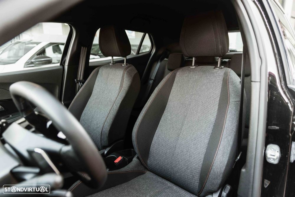 Peugeot 2008 1.2 Hybrid Style e-DCS6 - 11