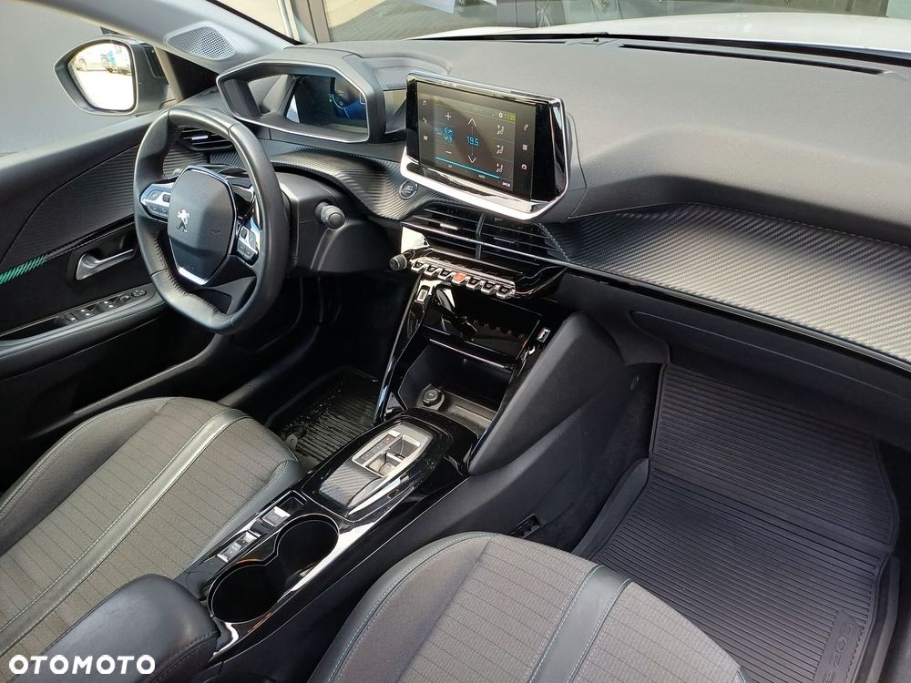 Peugeot 208 - 14