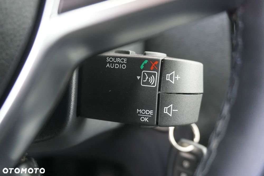 Dacia Lodgy 1.5 Blue dCi Stepway S&S EU6d - 16