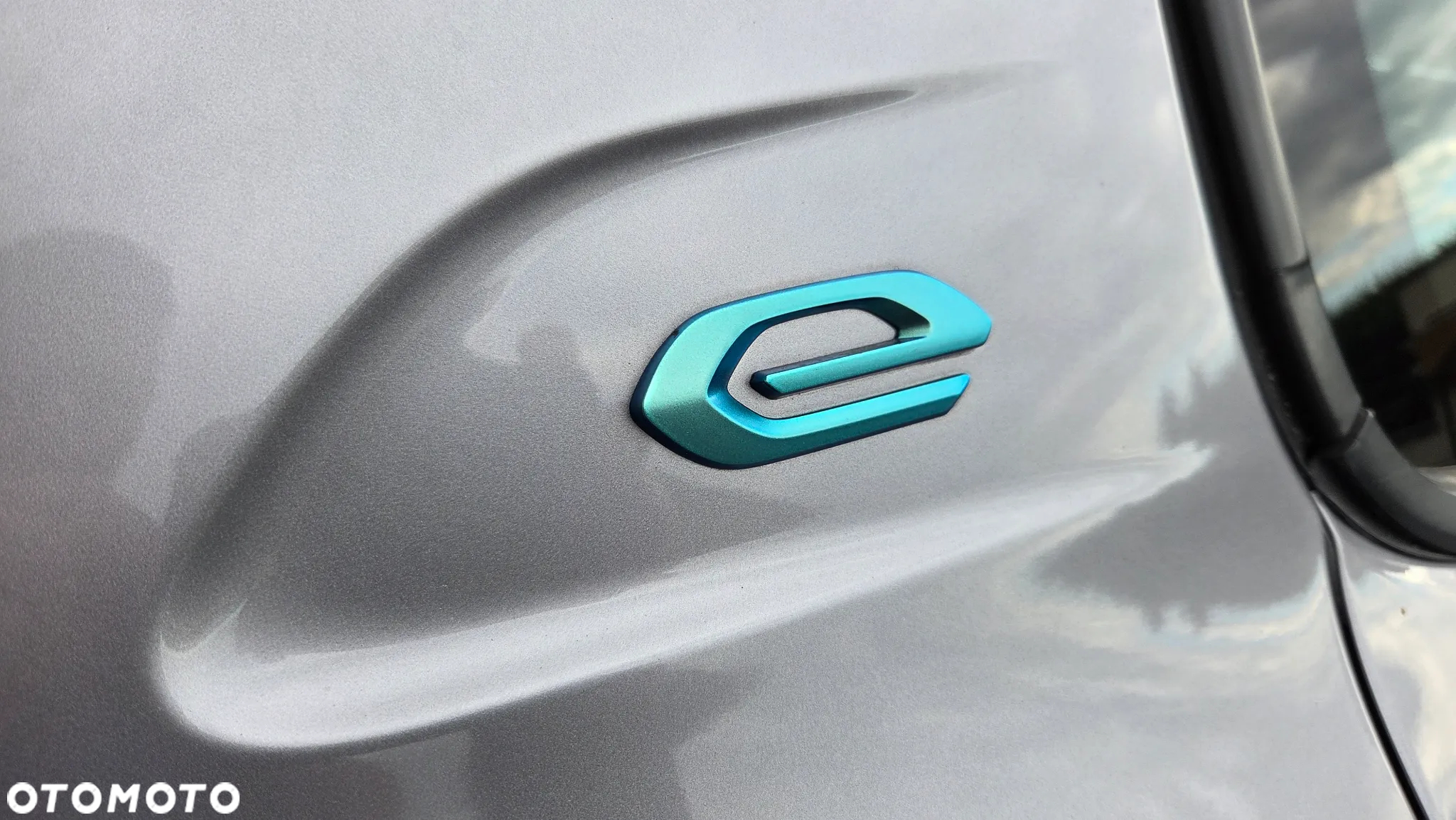 Peugeot 208 e-208 Allure - 24