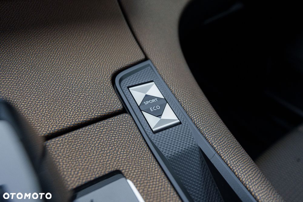 DS Automobiles DS 7 Crossback 1.6 PureTech So Chic - 24