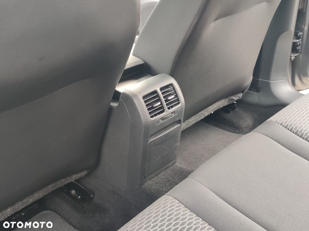 Volkswagen Golf 2.0 TDI DPF Comfortline - 19