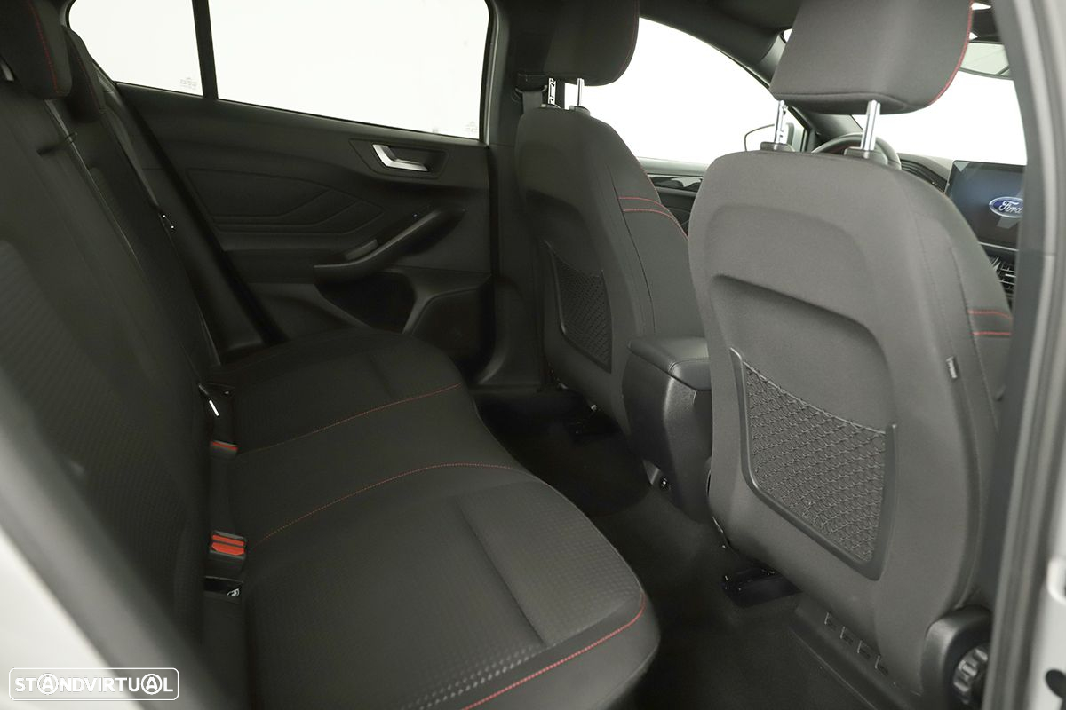Ford Focus 1.0 EcoBoost MHEV ST-Line - 22