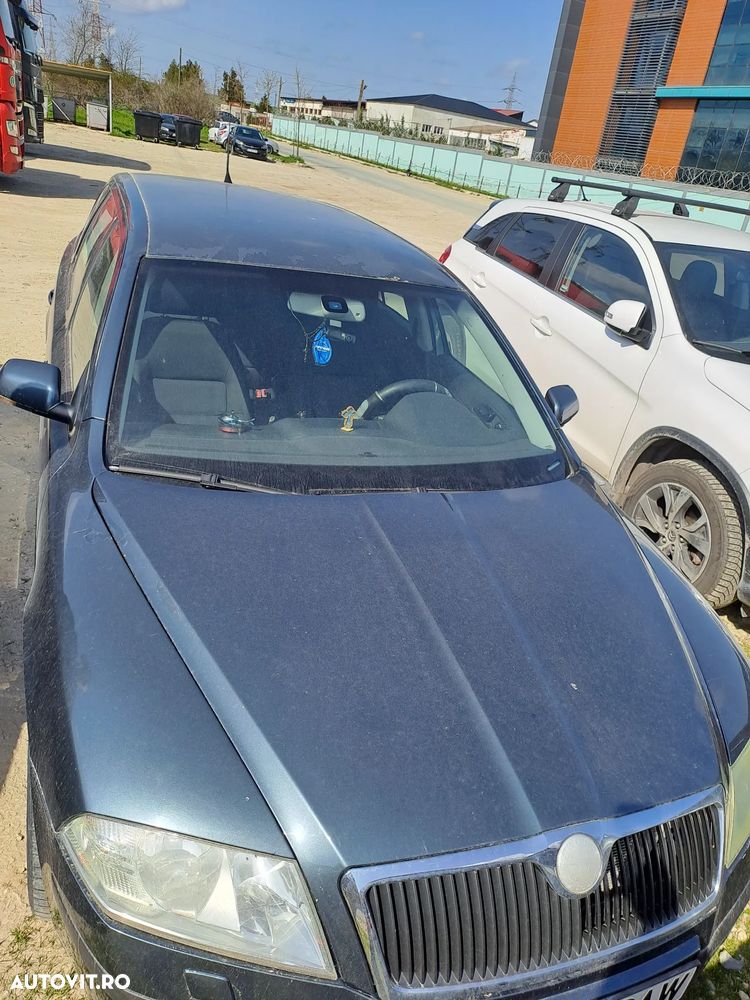 Skoda Octavia 2.0TDI Ambiente DSG - 10