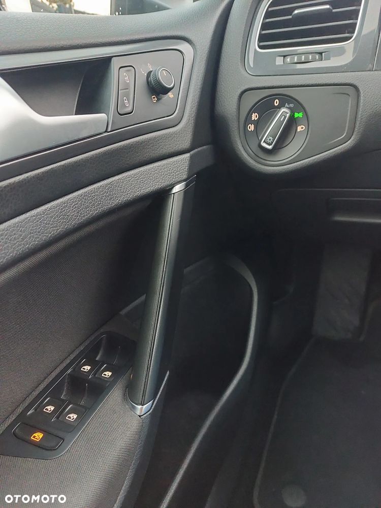 Volkswagen Golf 1.6 TDI SCR DSG Comfortline - 10