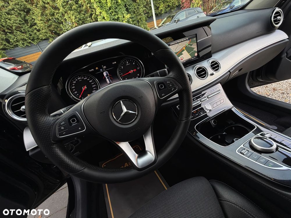 Mercedes-Benz Klasa E 220 d 9G-TRONIC - 30