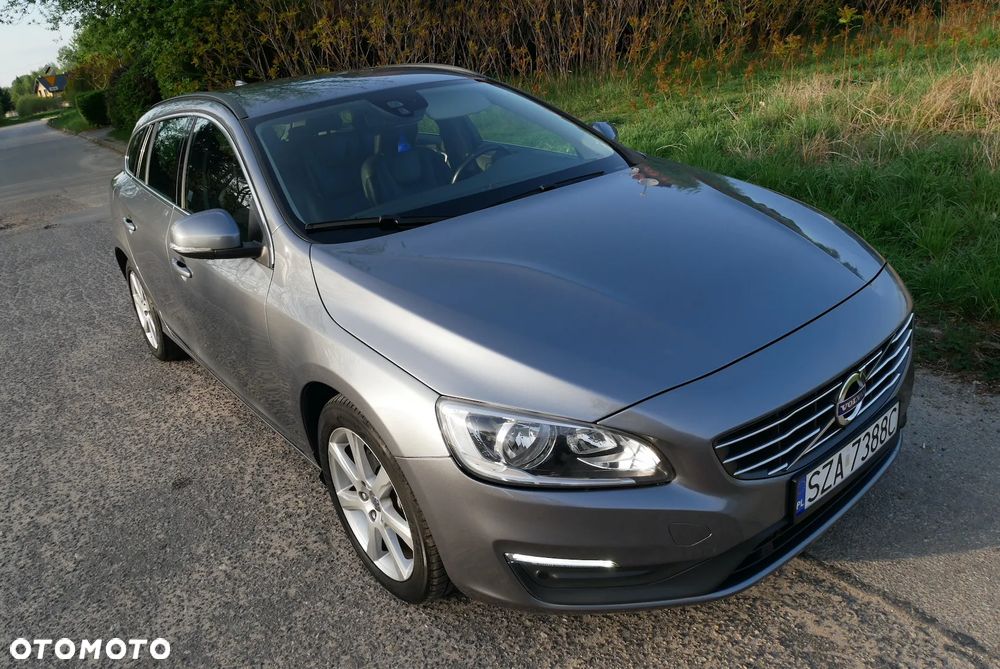 Volvo V60 D4 Geartronic Momentum - 17