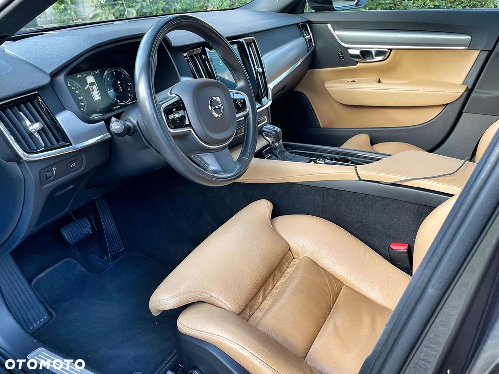 Volvo V90 D4 AWD Momentum - 9