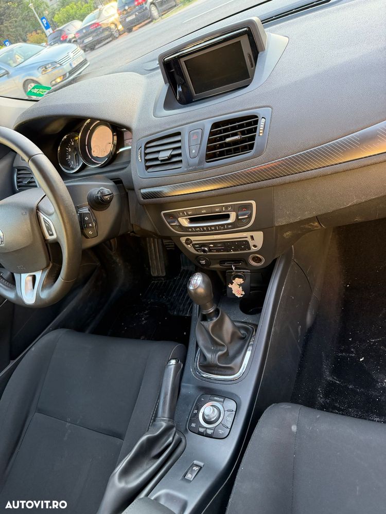 Renault Megane ENERGY dCi 110 Start & Stop Bose Edition - 6