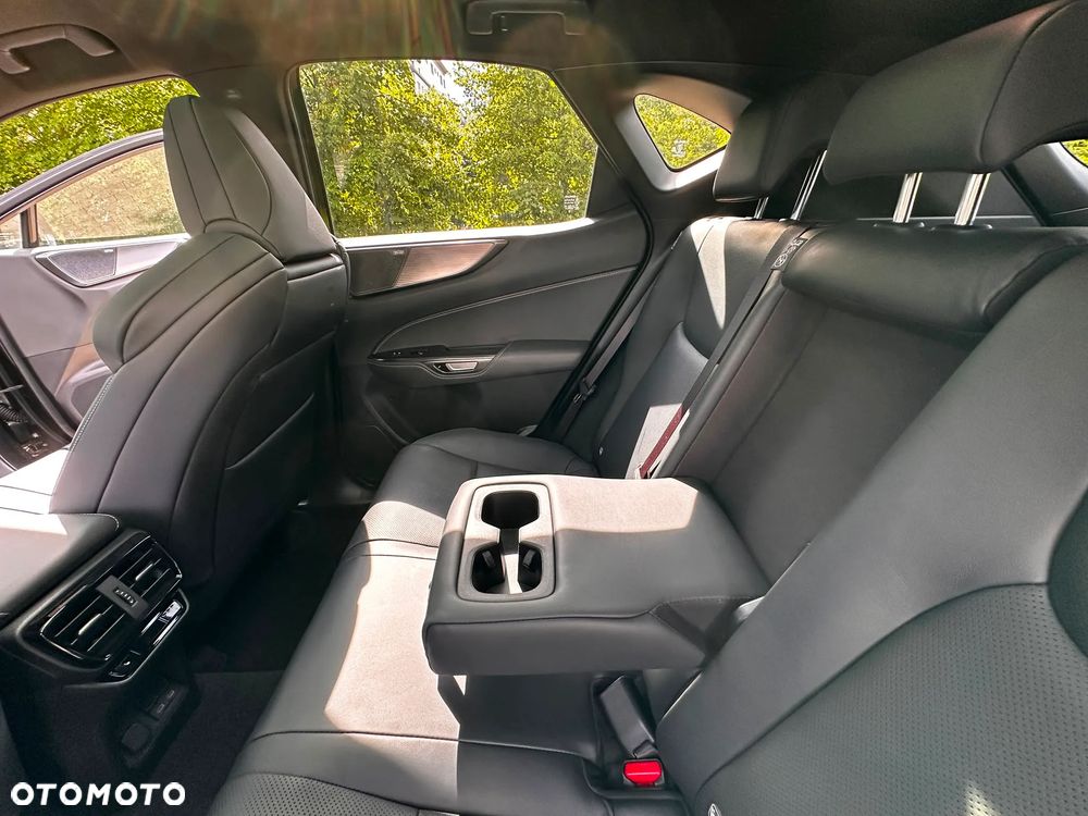 Lexus NX 350h F Sport AWD - 27