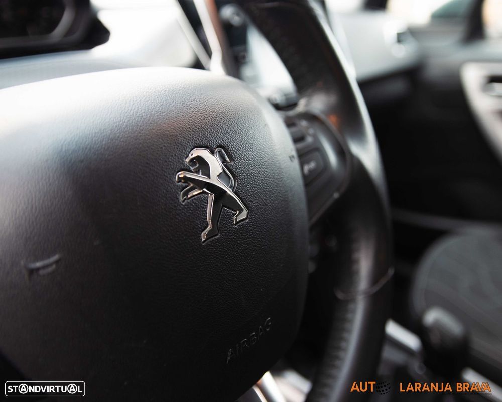 Peugeot 2008 1.2 PureTech Allure - 26