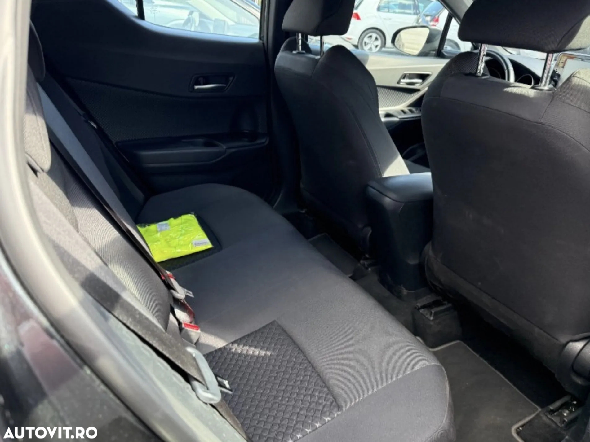 Toyota C-HR Hybrid Business-Edition - 8