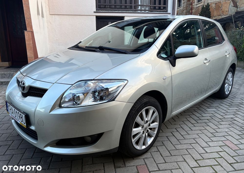 Toyota Auris 1.6 VVT-i Executive - 3