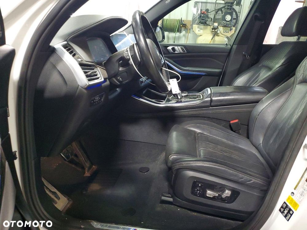 BMW X5 xDrive50i - 9