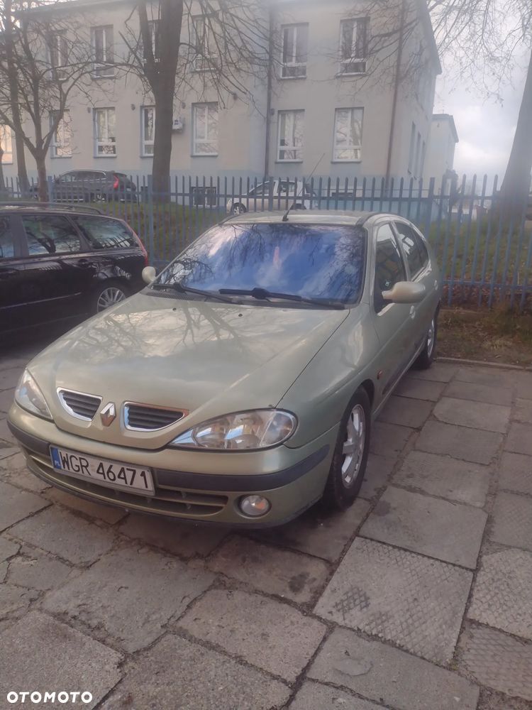 Renault Megane 1.6 - 6