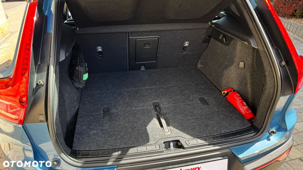 Volvo XC 40 B3 B DKG Plus Black Edition - 35