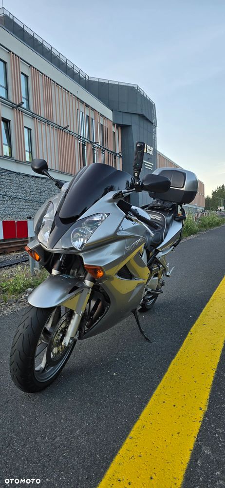 Honda VFR - 2