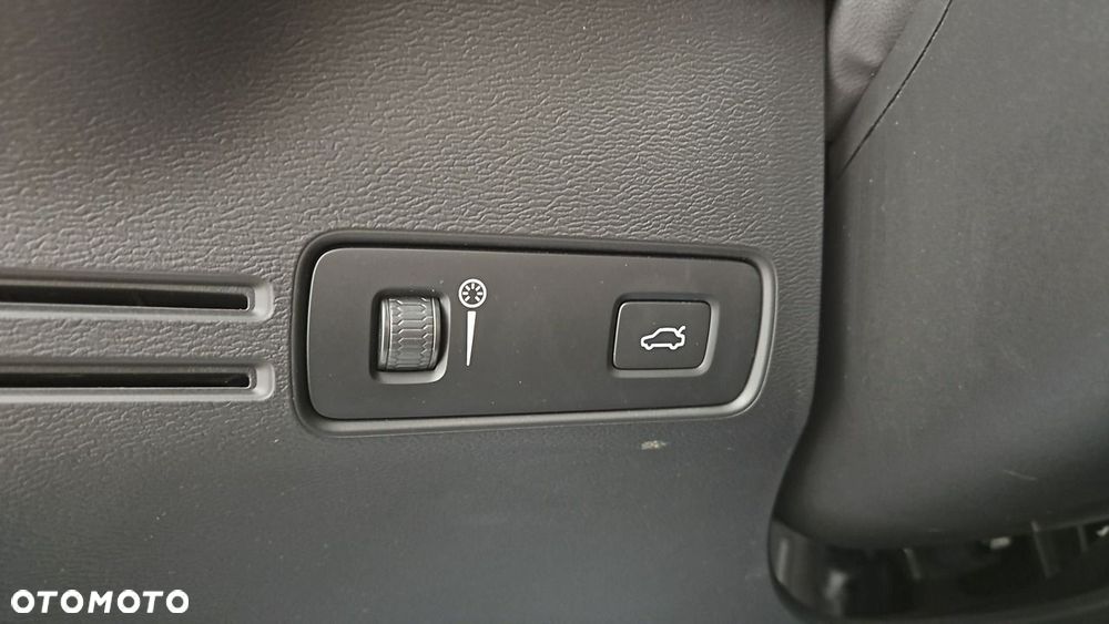 Volvo XC 40 T2 Core - 17
