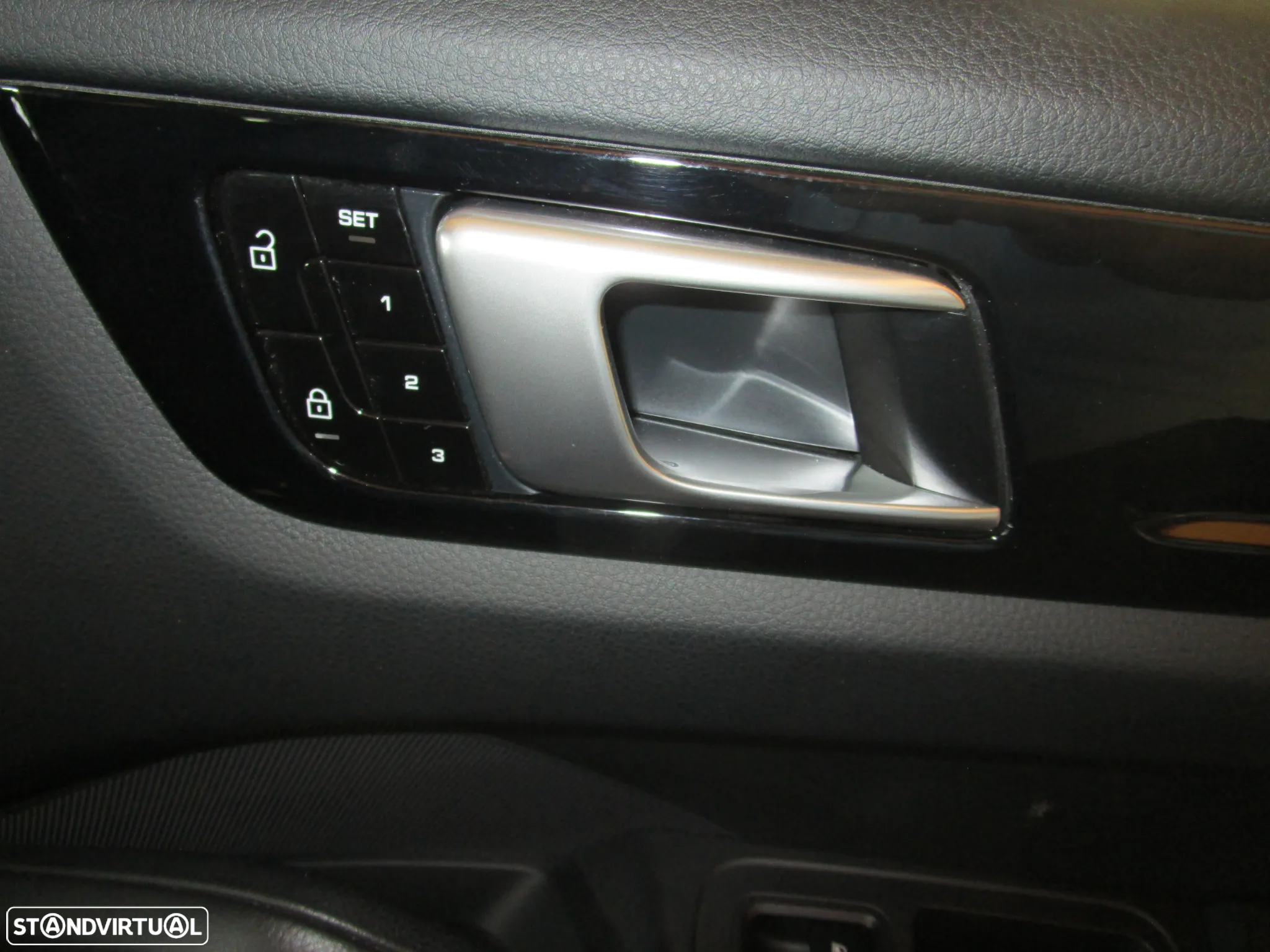 Porsche Cayenne E-Hybrid Platinum Edition - 35