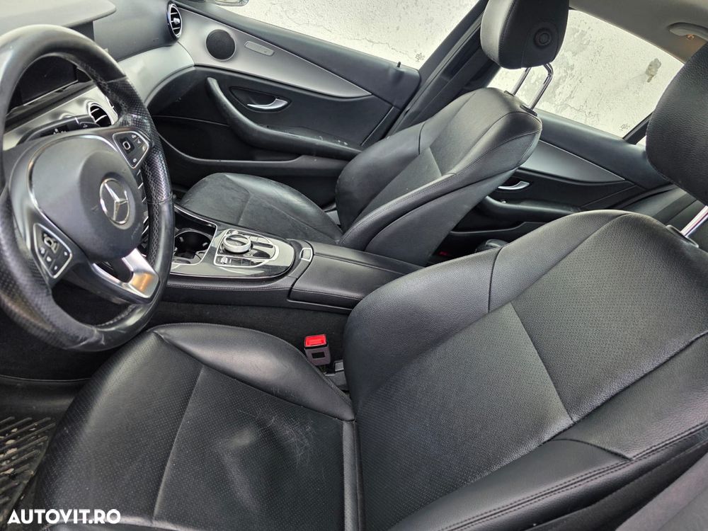 Mercedes-Benz E 220 d 4Matic T 9G-TRONIC AMG Line - 4