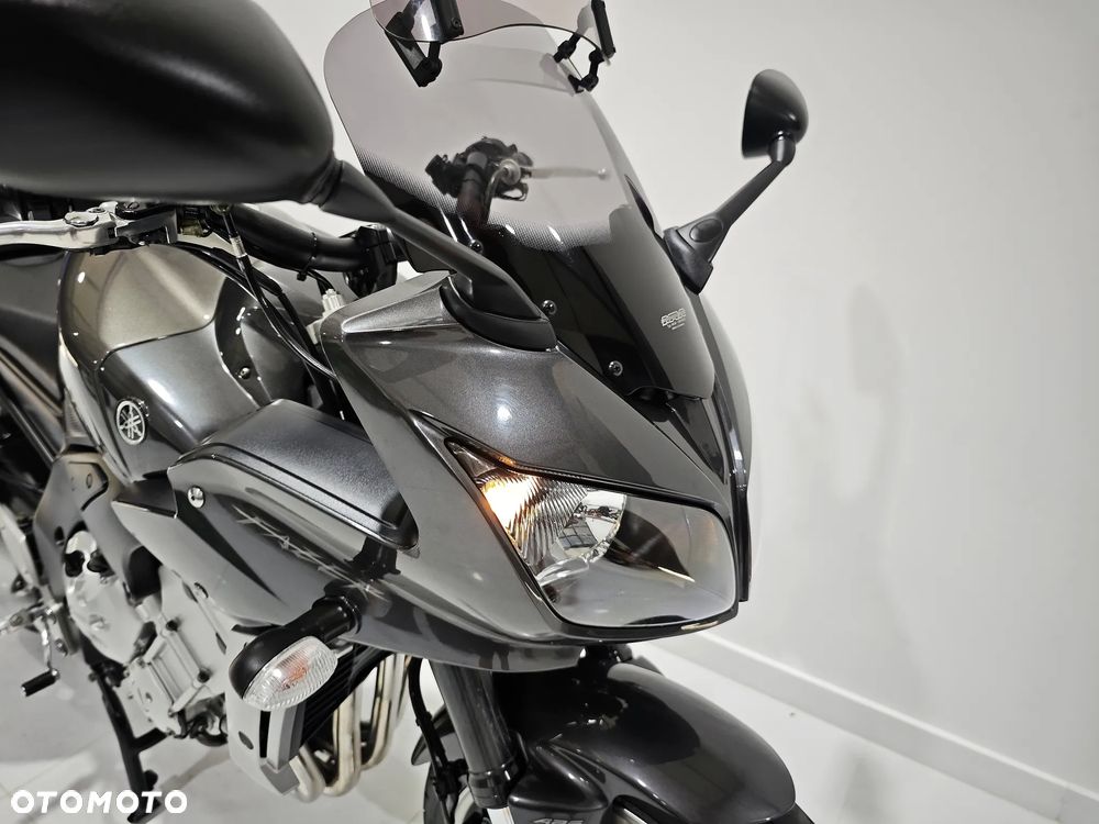 Yamaha FZ - 8