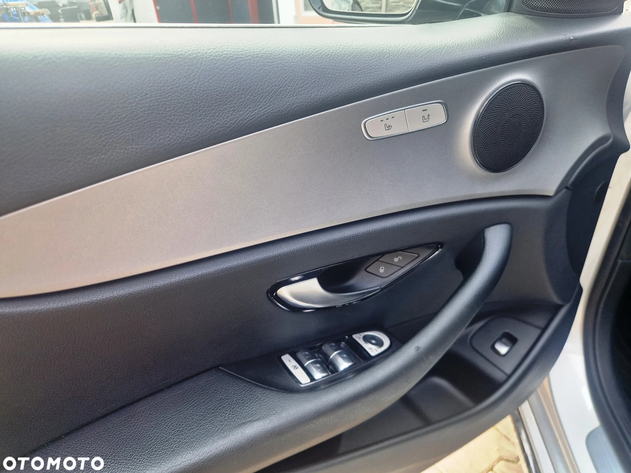 Mercedes-Benz Klasa E 200 d 9G-TRONIC - 29