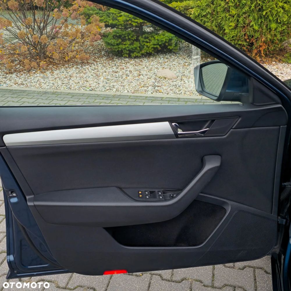 Skoda Superb 2.0 TDI DSG Style - 23