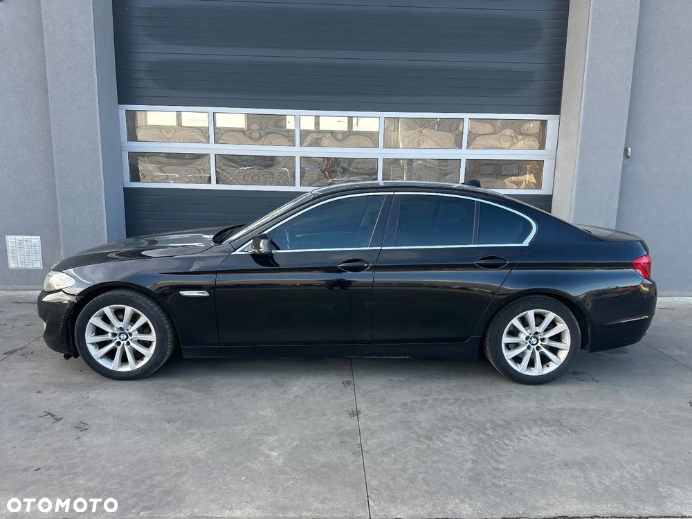 BMW Seria 5 525d xDrive - 1