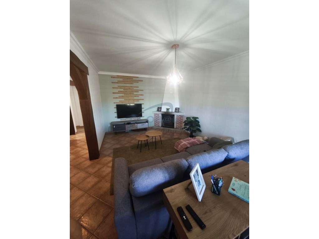 Moradia T3+1 com Garagem, Grande Logradouro e Sótão na Atalaia - Grande imagem: 5/19