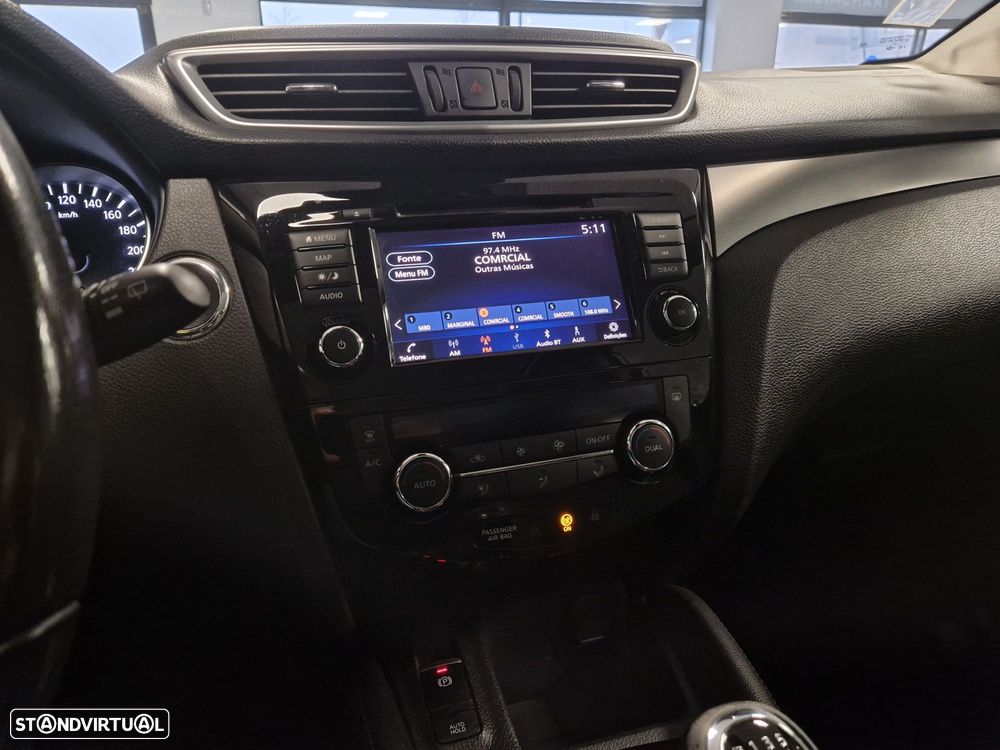 Nissan Qashqai 1.3 DIG-T N-Connecta J18 - 20