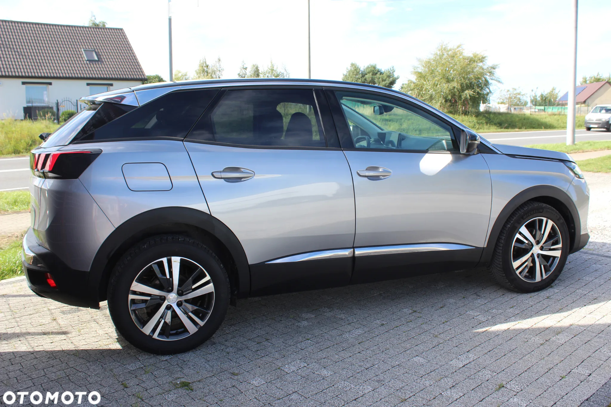 Peugeot 3008 1.2 PureTech Allure S&S EAT8 - 5