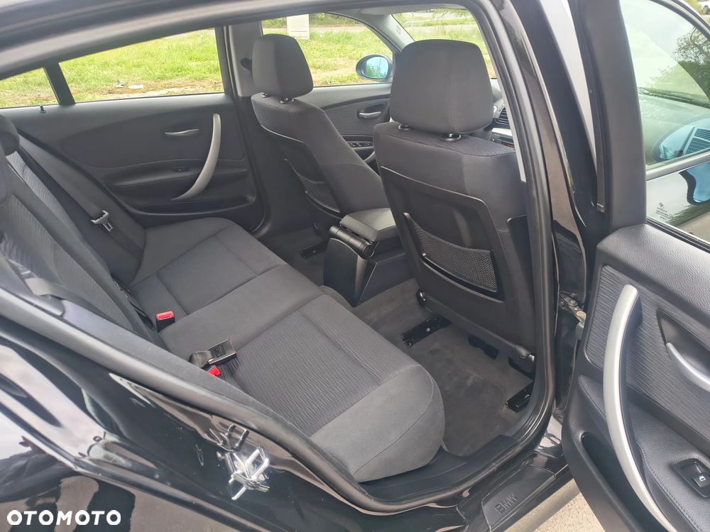 BMW Seria 1 120d DPF Edition Sport - 14