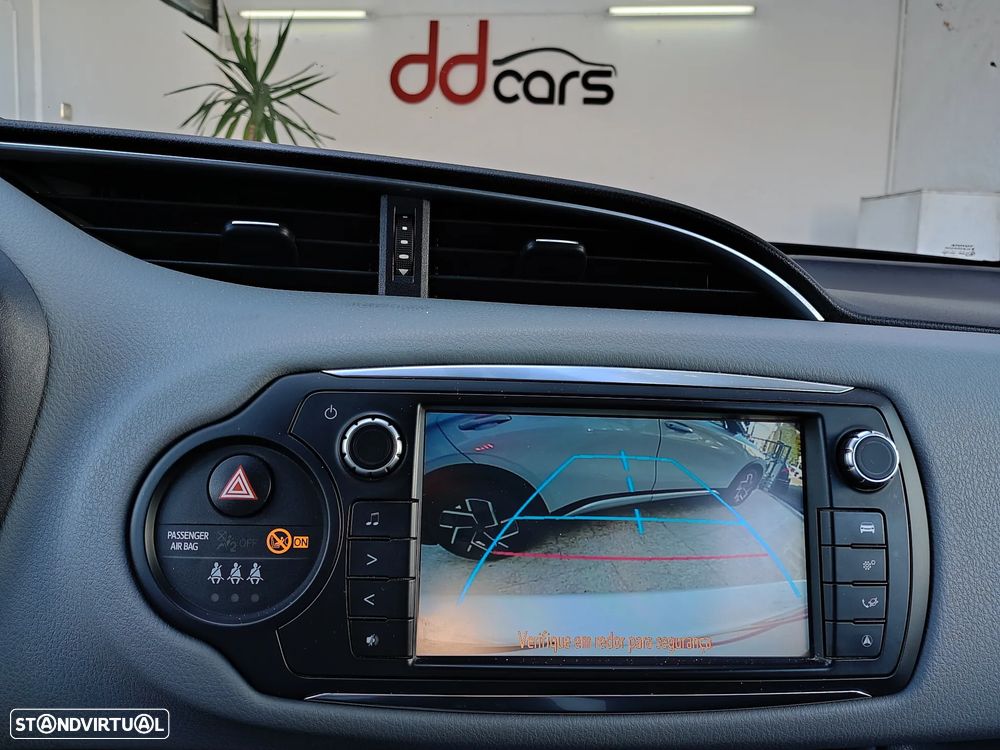 Toyota Yaris 1.5 HSD Comfort +P.Style+P.Techno — fotografia 51