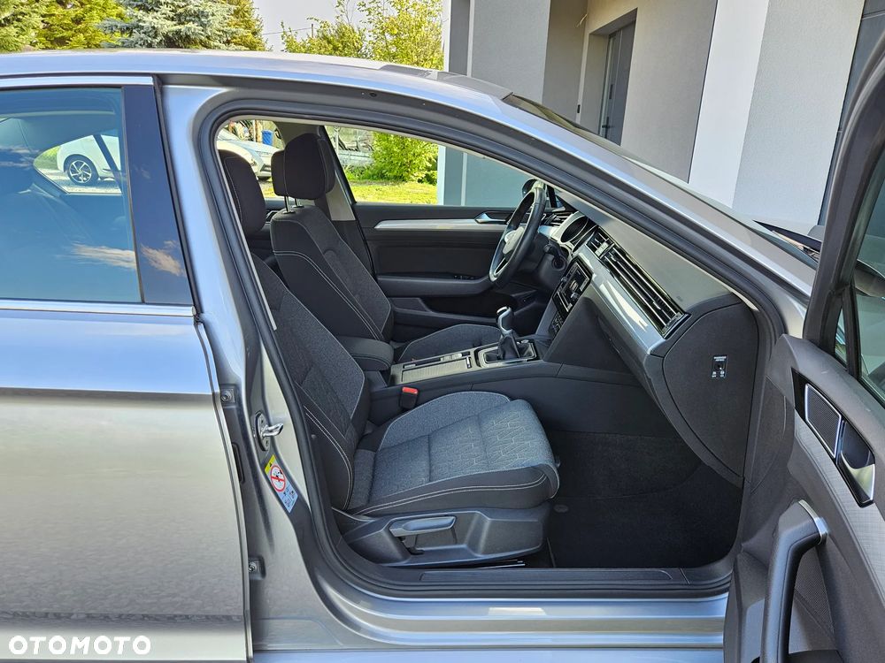 Volkswagen Passat 2.0 TDI EVO Business - 11