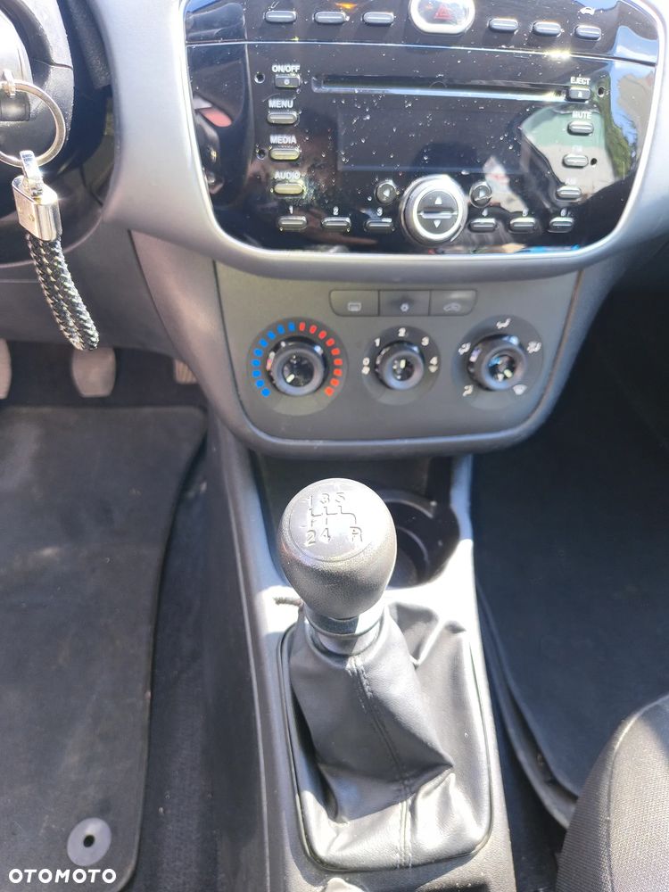 Fiat Punto Evo 1.4 8V Estiva Blue&Me - 15