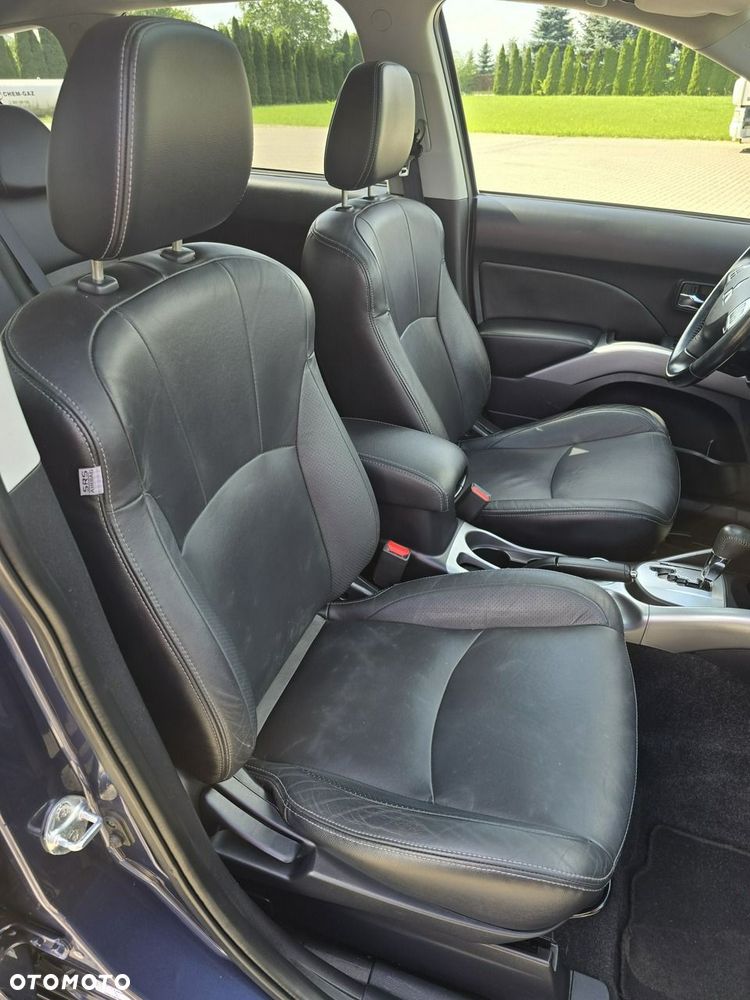 Mitsubishi Outlander - 24