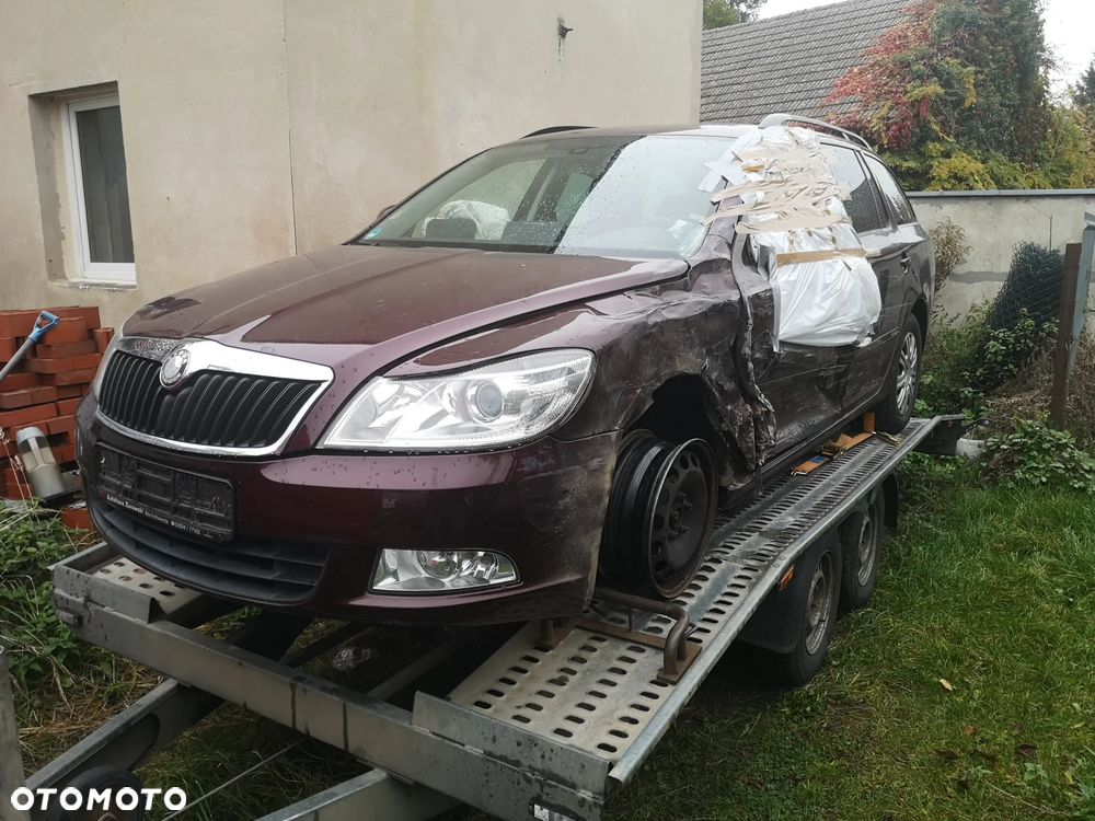 Skoda Octavia 2010 photo 2