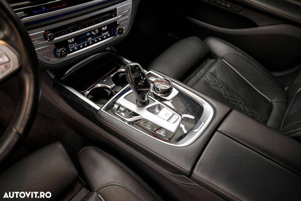 BMW Seria 7 745Le xDrive AT PHEV - 33