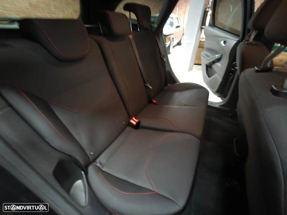 Ford Focus SW 1.5 TDCi ST-Line - 24