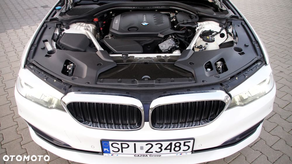 BMW Seria 5 520d Sport Line - 14