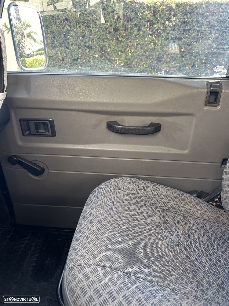 Land Rover Defender 90 2.5 TDi Metal Top - 4