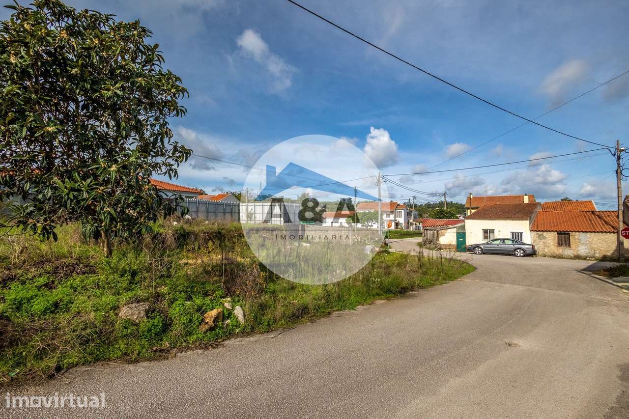 Terreno com Projeto Aprovado para 3 Casas em Leiria! - Grande imagem: 4/27