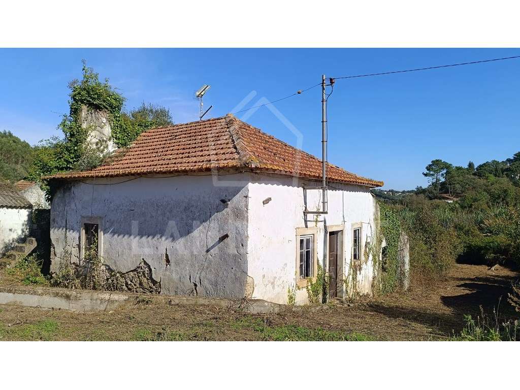 Moradia e Terreno, Vale Serrão - Alvorninha - Grande imagem: 4/9