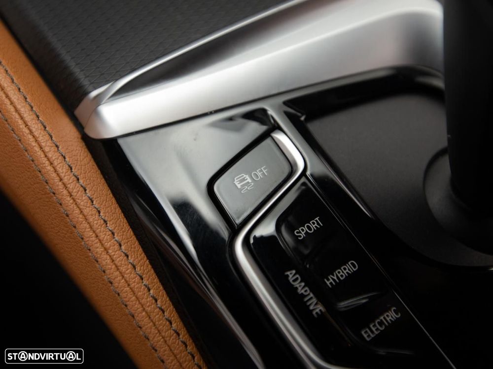 BMW 530 e Pack Desportivo M - 22