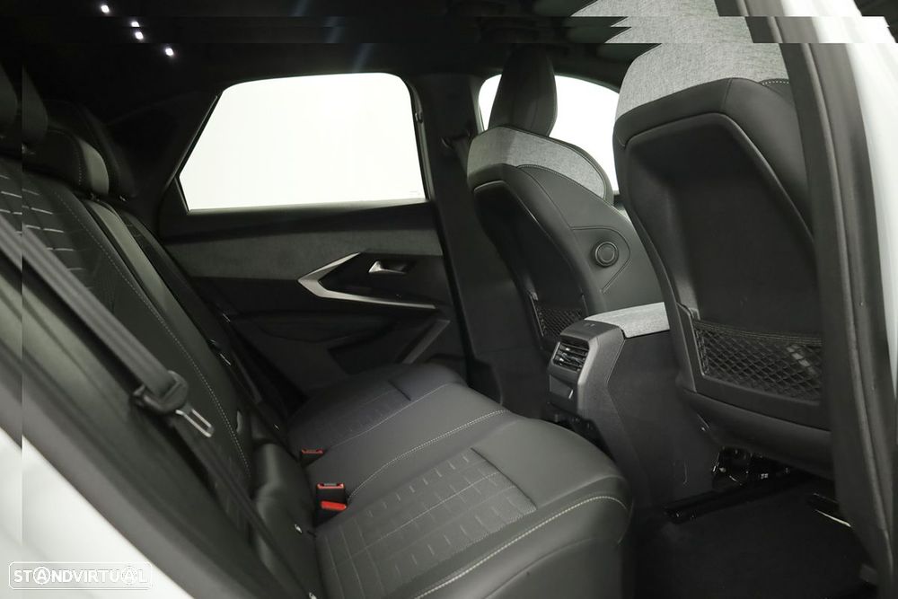 Peugeot 3008 1.2 Hybrid GT e-DCS6 - 22