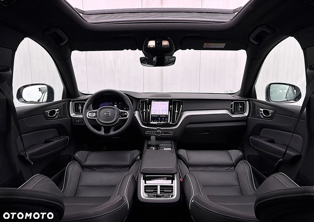 Volvo XC 60 B4 D AWD Plus Dark - 20